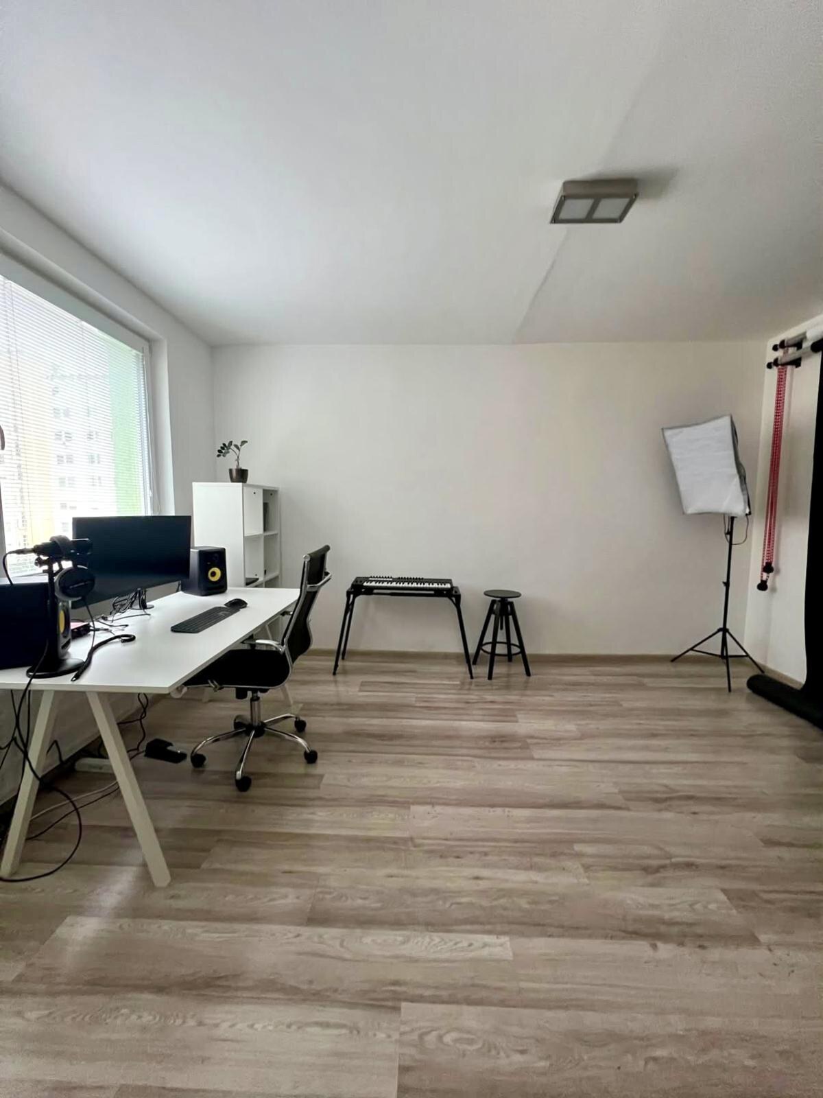 Ponúkame Vám na predaj priestranný 3-izbový byt v meste Nové Zámky — foto 12