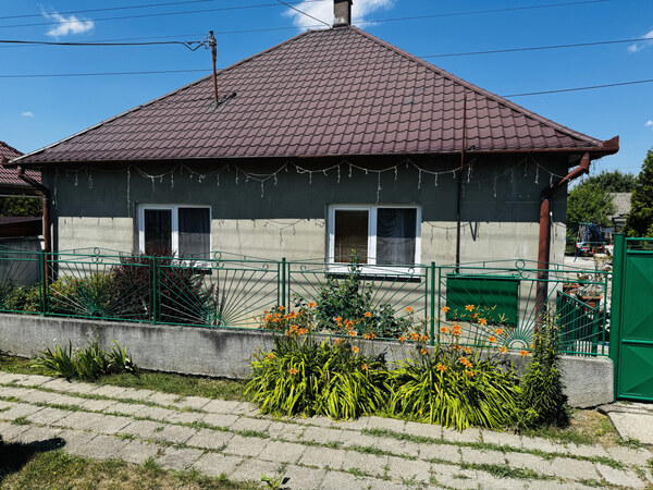 Ponúkame Vám na predaj rodinný dom v obľúbenej a vyhľadávanej časti mesta Kolárovo