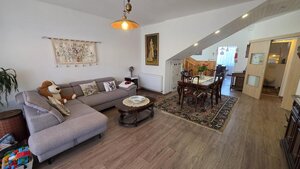 Predám krásný 5 izbový poschodový dom v meste Nesvady — foto 11