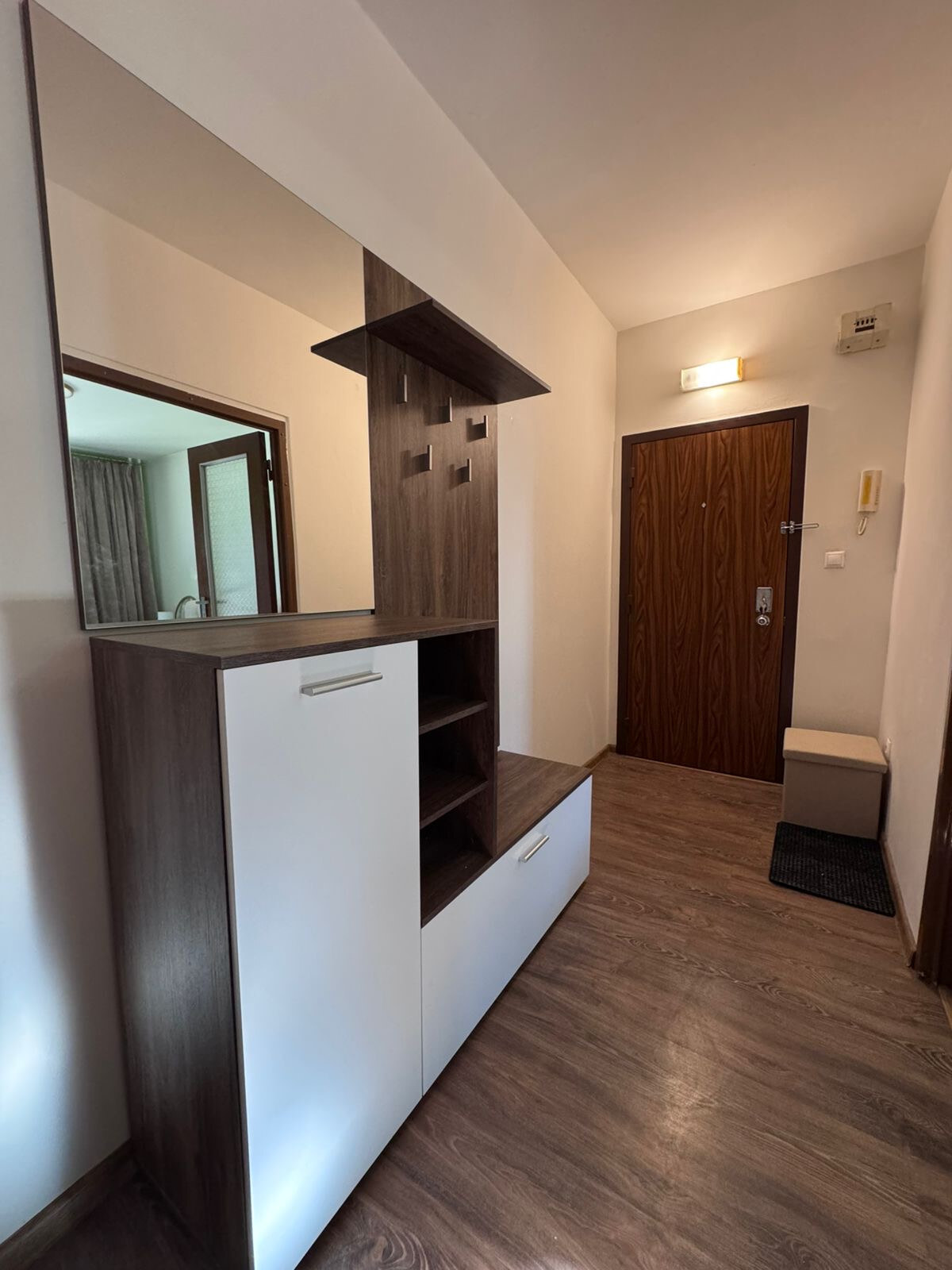 Ponúkam Vám na prenájom priestranný, kompletne zariadený 1 izbový byt vo vyhľadávanej lokalite v Šuranoch — foto 5