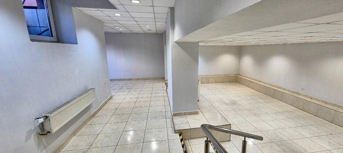 Ponúkame Vám na prenájom obchodný priestor v Nových Zámkoch — foto 6