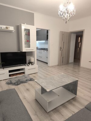 REZERVOVANÉ, Priestranný 3-izbový byt po kompletnej rekonštrukcii v Hurbanove — foto 1