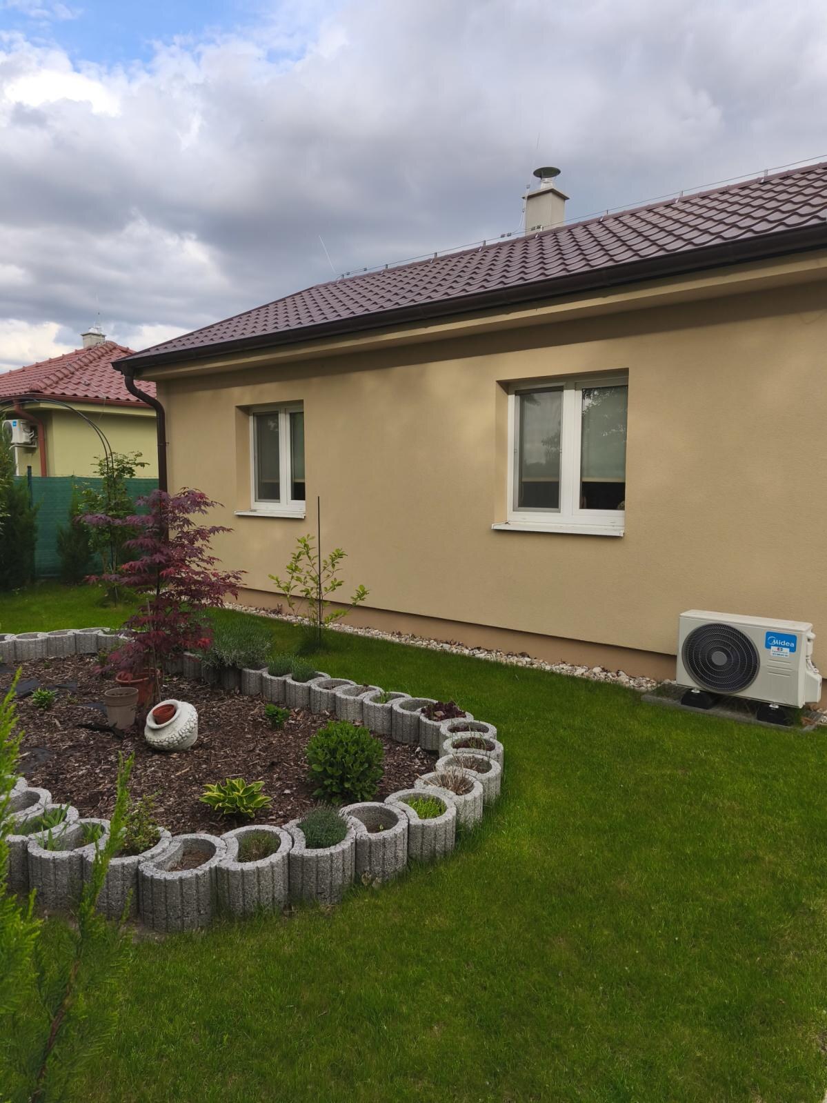 NA PREDAJ, Exkluzívne iba u Nás - 2- izbová Chata pri jazere, Oáza pokoja v Hurbanove
