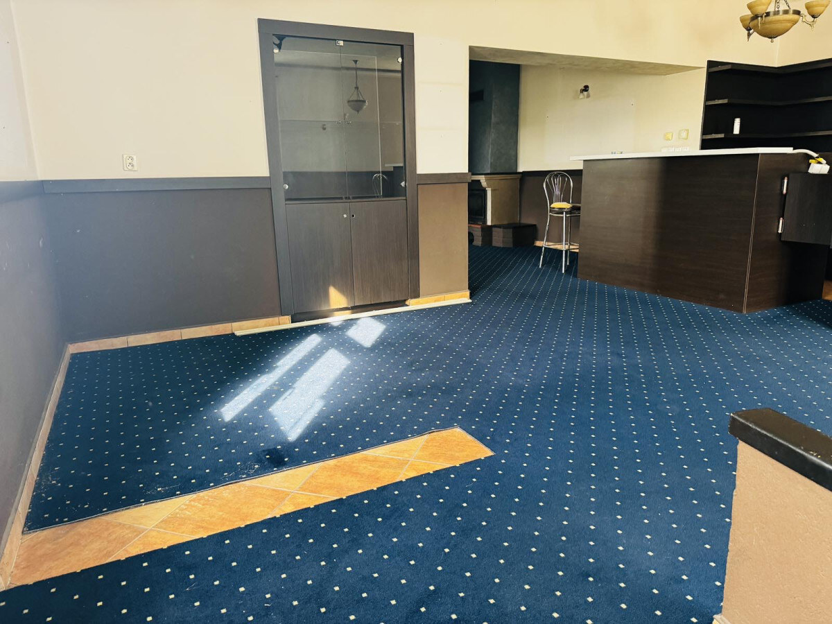 Ponúkame na prenájom obchodné priestory nachádzajúce sa v širšom centre mesta Nové Zámky na ulici Žerotínová bašta — foto 5