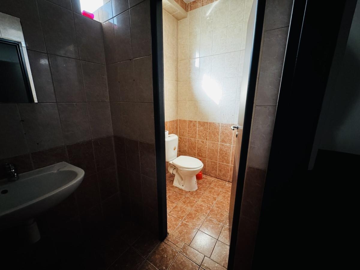 Ponúkame na prenájom obchodné priestory nachádzajúce sa v širšom centre mesta Nové Zámky na ulici Žerotínová bašta — foto 13