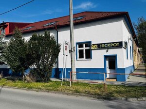 Ponúkame na prenájom obchodné priestory nachádzajúce sa v širšom centre mesta Nové Zámky na ulici Žerotínová bašta — foto 19