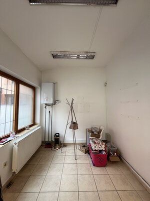 Ponúkame Vám na prenájom obchodný priestor v centre mesta Nové Zámky — foto 4