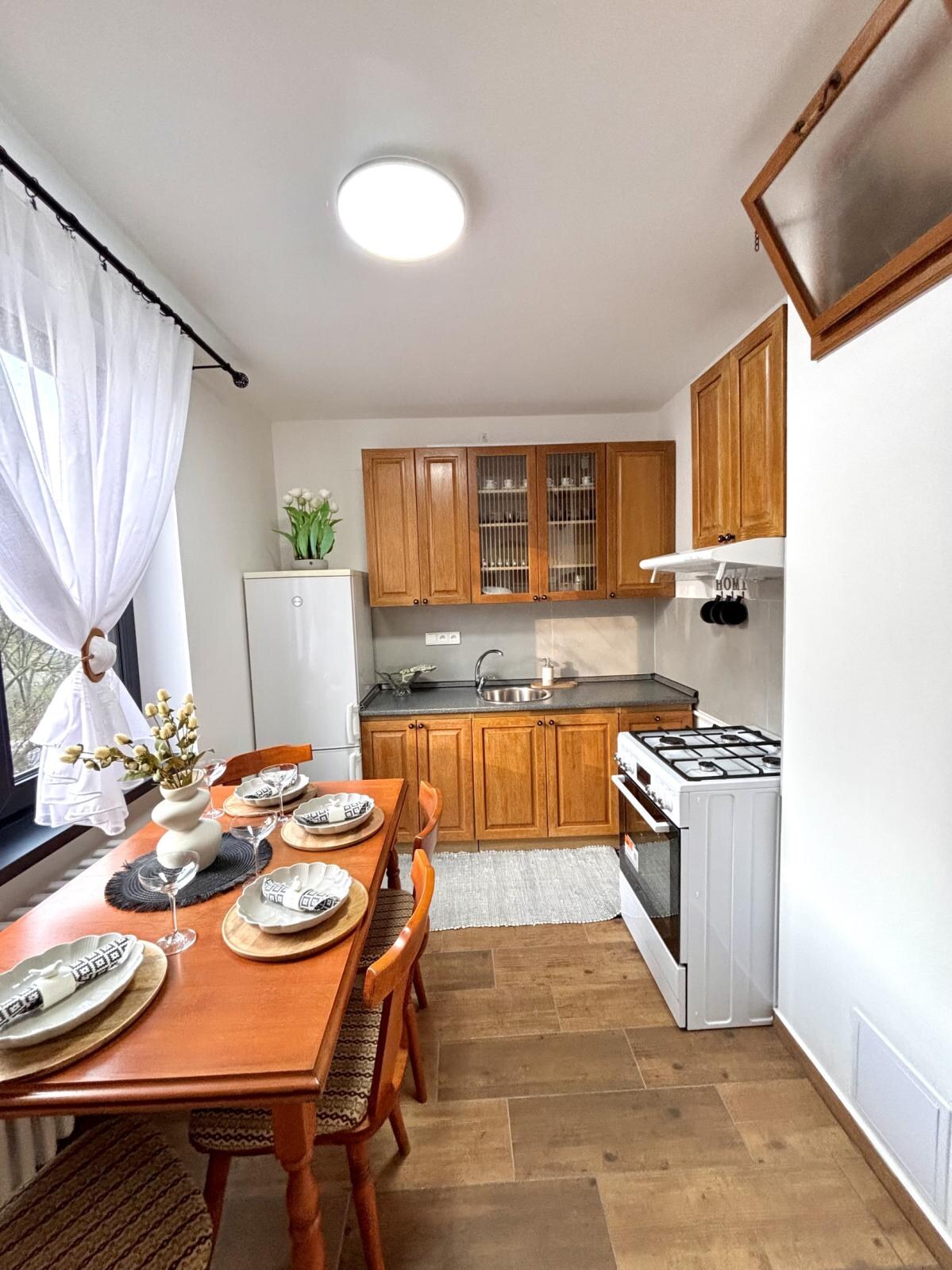 Výrazne znížená cena! Ponúkame Vám na prenájom kompletne prerobený, krásny 3 izbový byt v centre mesta Nové Zámky — foto 11