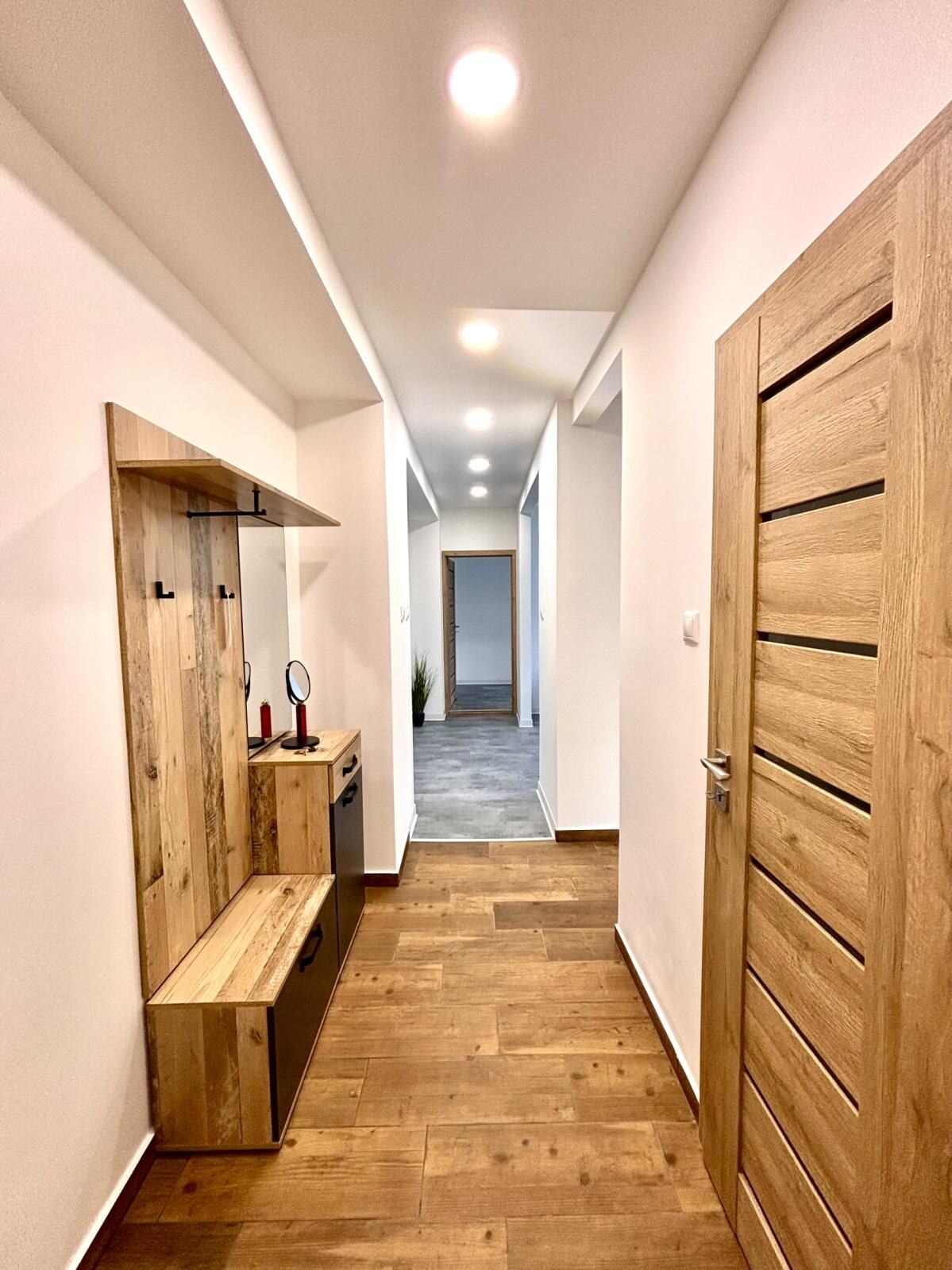 Výrazne znížená cena! Ponúkame Vám na prenájom kompletne prerobený, krásny 3 izbový byt v centre mesta Nové Zámky — foto 19