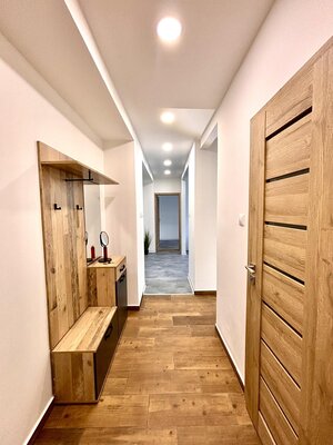 Výrazne znížená cena! Ponúkame Vám na prenájom kompletne prerobený, krásny 3 izbový byt v centre mesta Nové Zámky — foto 19