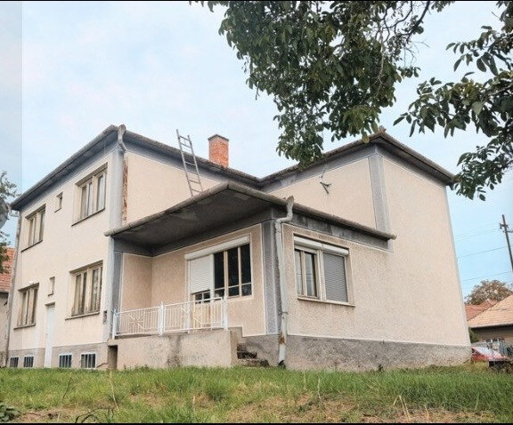 REZERVOVANÉ! Ponúkame Vám na predaj dvojpodlažný rodinný dom v pôvodnom stave v obci Kamenín — foto 4