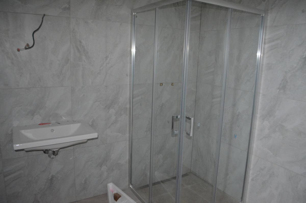 POSLEDNÝ 3 IZBOVÝ BYT NA PREDAJ!! Moderné bývanie v srdci Šurian . Komfort, štýl a jedinečná lokalita na dosah. — foto 8