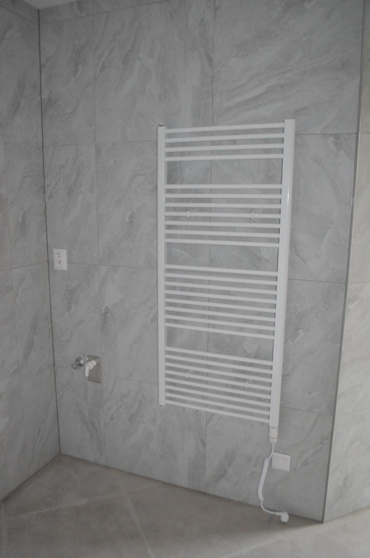 POSLEDNÝ 3 IZBOVÝ BYT NA PREDAJ!! Moderné bývanie v srdci Šurian . Komfort, štýl a jedinečná lokalita na dosah. — foto 10