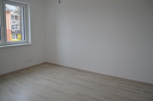 POSLEDNÝ 3 IZBOVÝ BYT NA PREDAJ!! Moderné bývanie v srdci Šurian . Komfort, štýl a jedinečná lokalita na dosah. — foto 5