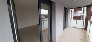 POSLEDNÝ 3 IZBOVÝ BYT NA PREDAJ!! Moderné bývanie v srdci Šurian . Komfort, štýl a jedinečná lokalita na dosah. — foto 17