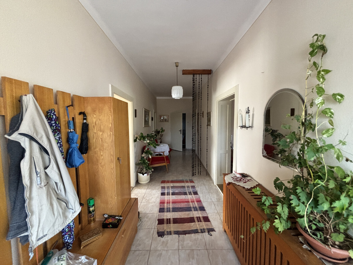 REZERVOVANÉ! Ponúkame na predaj priestranný tehlový rodinný dom s garážou v obci Belá — foto 7