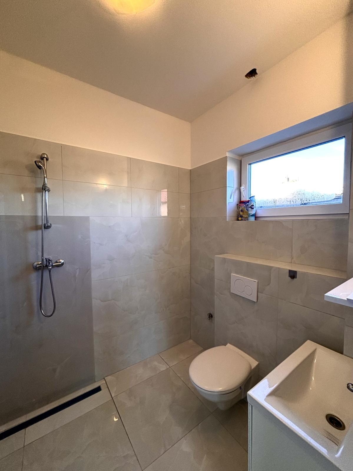 Ponúkame Vám na predaj novostavbu 3 izbového domu v meste Nesvady — foto 13
