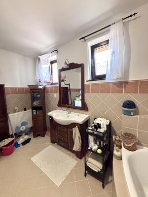 Znížená cena! Ponúkame Vám na predaj 5 izbový rodinný dom v obci Bajč — foto 13