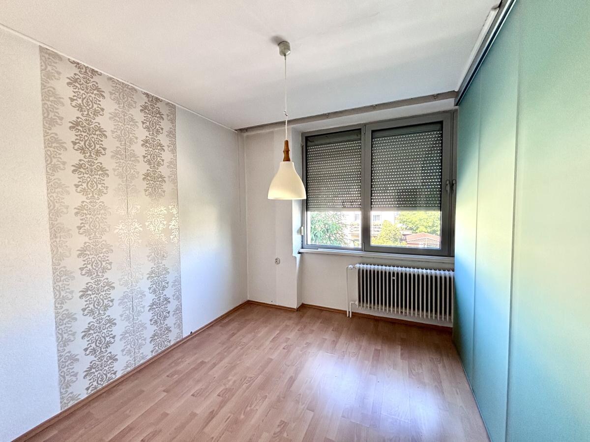 Ponúkame Vám na predaj 7 izbový rodinný dom v tichej a lukratívnej lokalite v Nových Zámkoch! — foto 16
