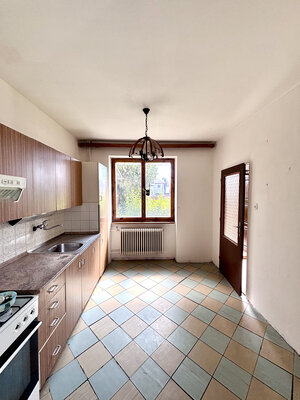 Ponúkame Vám na predaj 7 izbový rodinný dom v tichej a lukratívnej lokalite v Nových Zámkoch! — foto 4