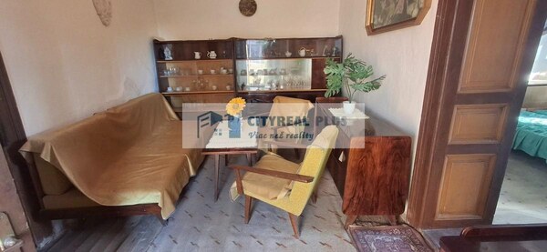 ZNÍŽENÁ CENA! Ponúkame na predaj sedliacky dom v Tvrdošovciach