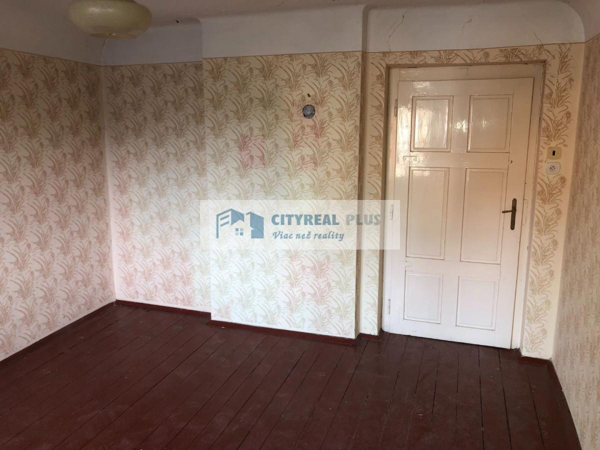 Na predaj starší dvojpodlažný rodinný dom v meste Nové Zámky — foto 11