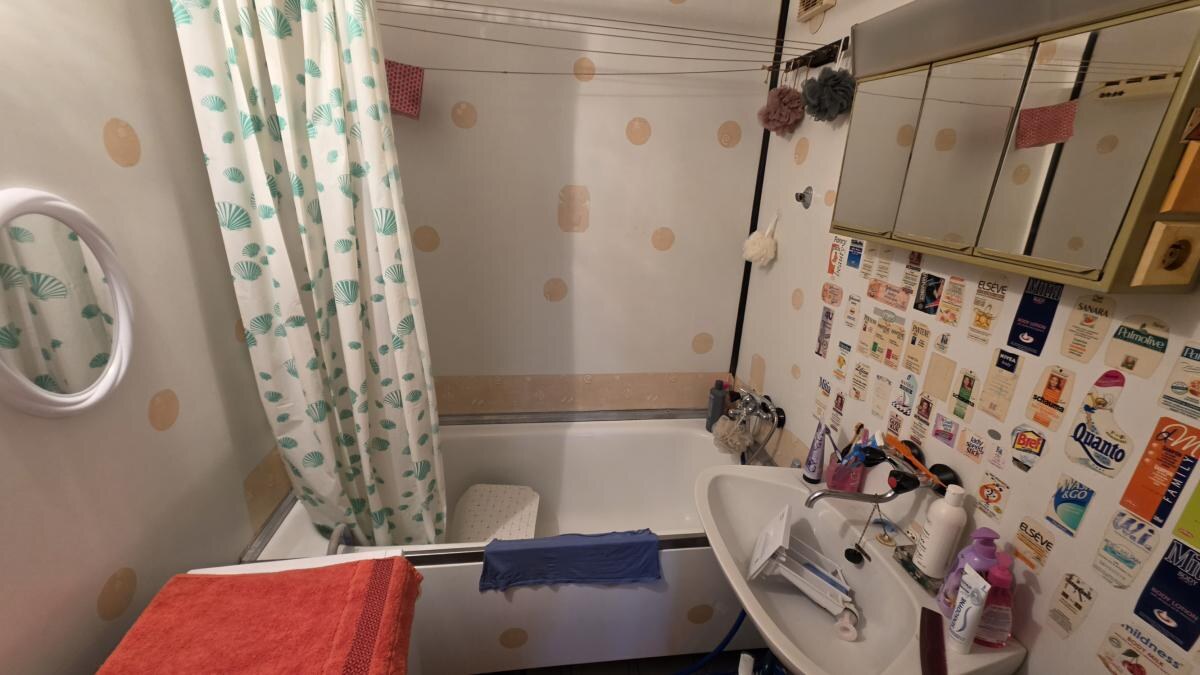 NOVINKA Na PREDAJ 3- Izbový byt S.H. VAJANSKÉHO NOVÉ ZÁMKY — foto 6