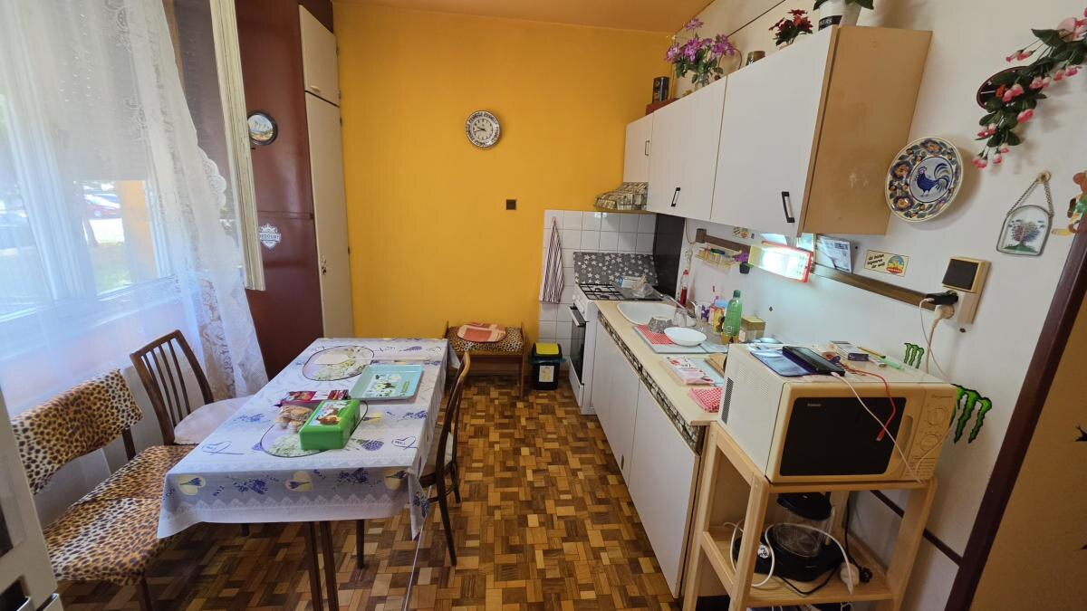 NOVINKA Na PREDAJ 3- Izbový byt S.H. VAJANSKÉHO NOVÉ ZÁMKY — foto 8