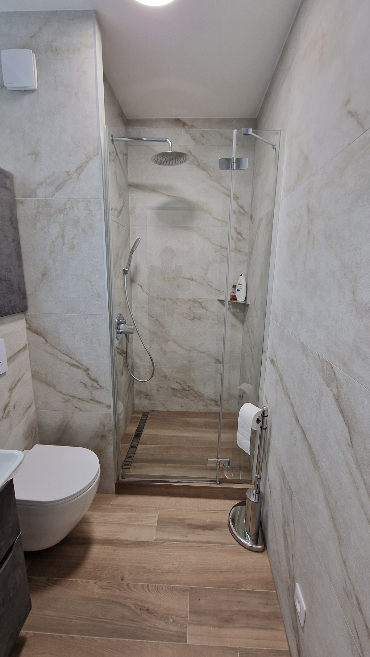 Prenajmem kompletne na novo prerobený 1 izbový byt Nábrežná Nové Zámky — foto 4