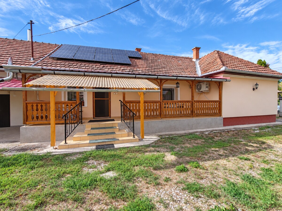 MAĎARSKO_ zrekonštruovaný 3 iz. RD +ďalší dom_ solárne panely — foto 2