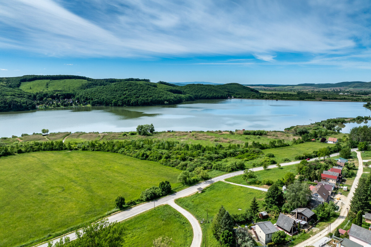 NA PREDAJ_ tradičný vidiecky dom_  pozemok 2172 m²_Martonyi_ — foto 2