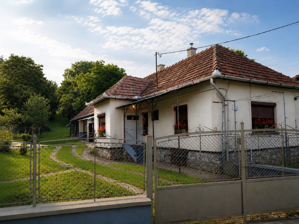 NA PREDAJ_ tradičný vidiecky dom_  pozemok 2172 m²_Martonyi_ — foto 3