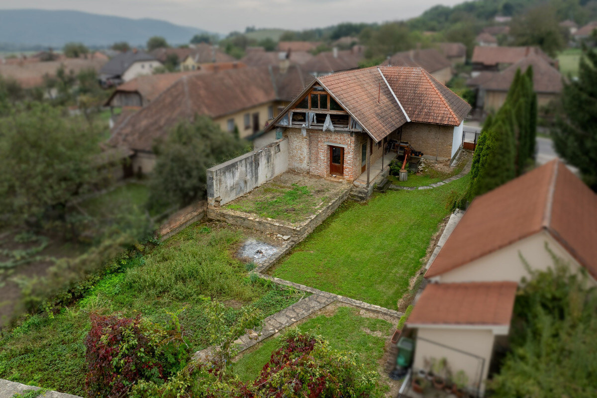 NA PREDAJ _ Rodinný dom v prostredí maďarského vidieka — foto 2