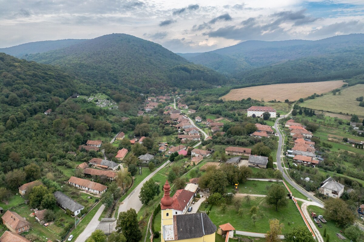 NA PREDAJ _ Rodinný dom v prostredí maďarského vidieka — foto 11