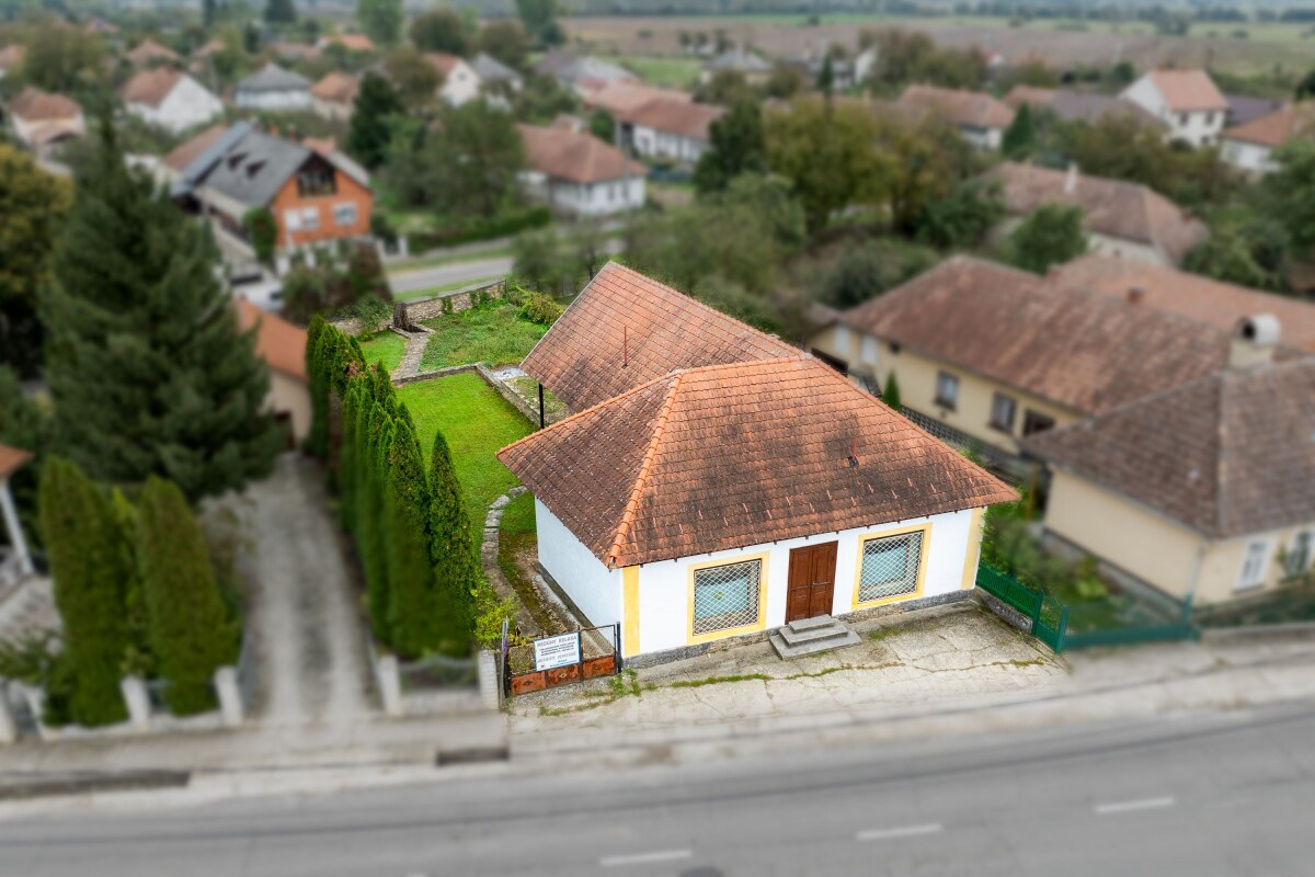 NA PREDAJ _ Rodinný dom v prostredí maďarského vidieka — foto 12