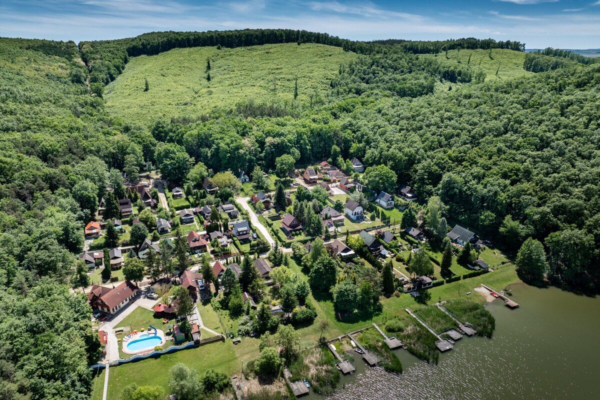 NA PREDAJ _Dizajnová chata_komplet_rekonšt._ Rakaca — foto 20