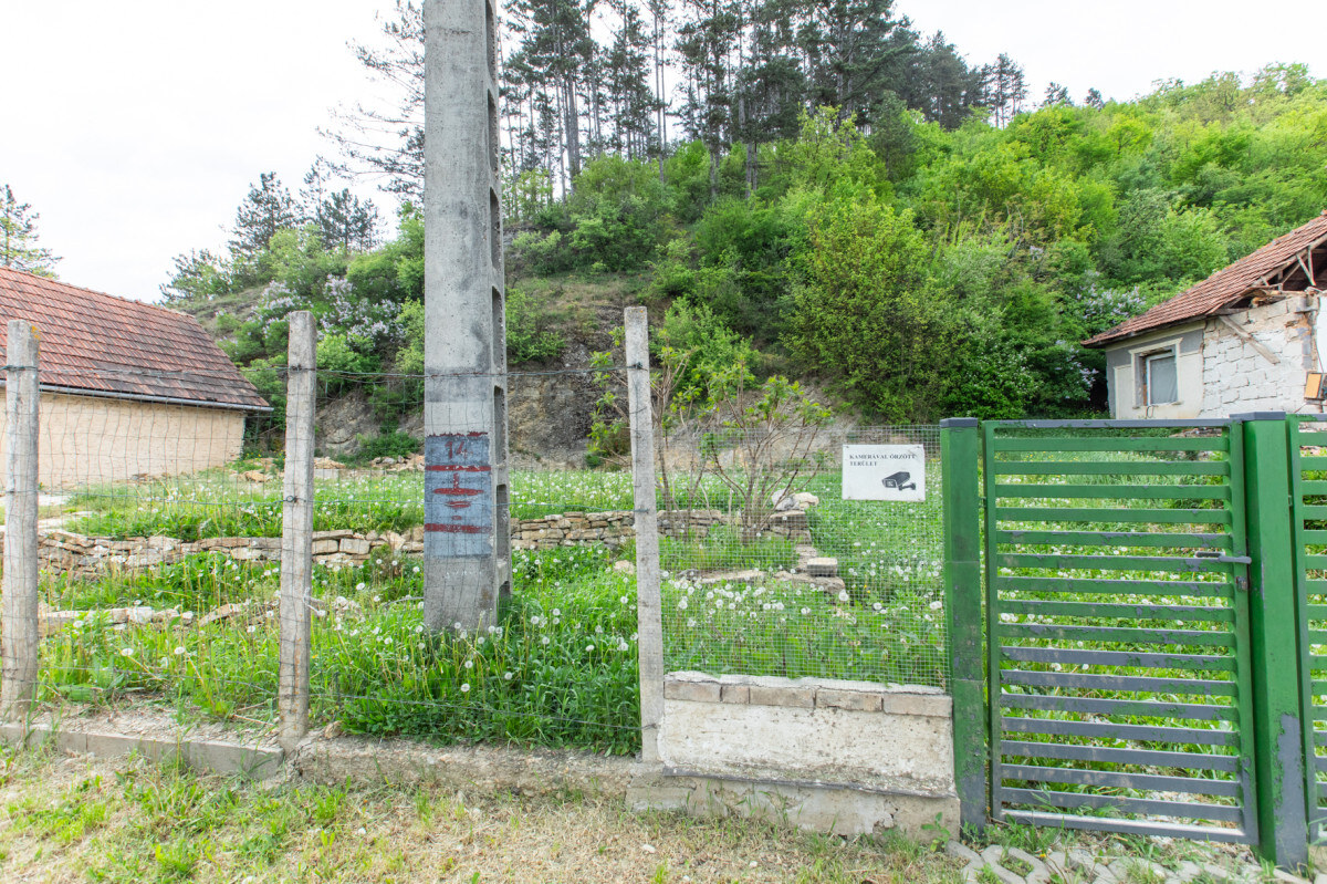NA PREDAJ _stavebný pozemok_Národný park_ Színpetri — foto 3