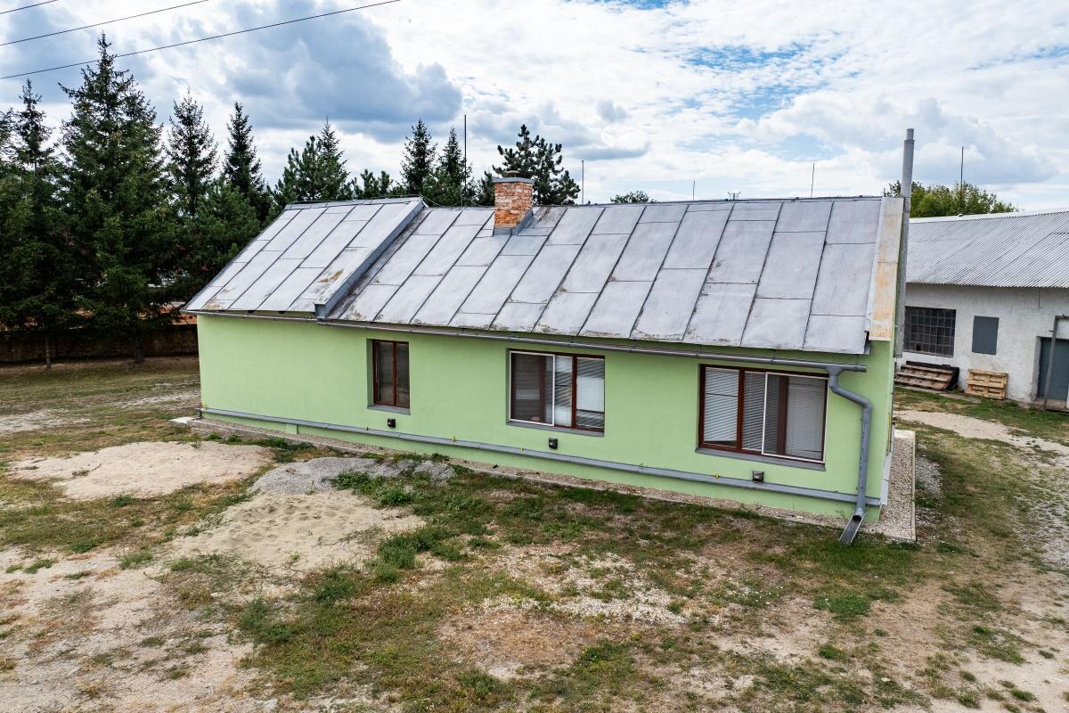 NA PREDAJ _ INVESTIČNÝ KOMERČNÝ AREÁL +tenisový kurt + NOVOSTAVBA RD — foto 7