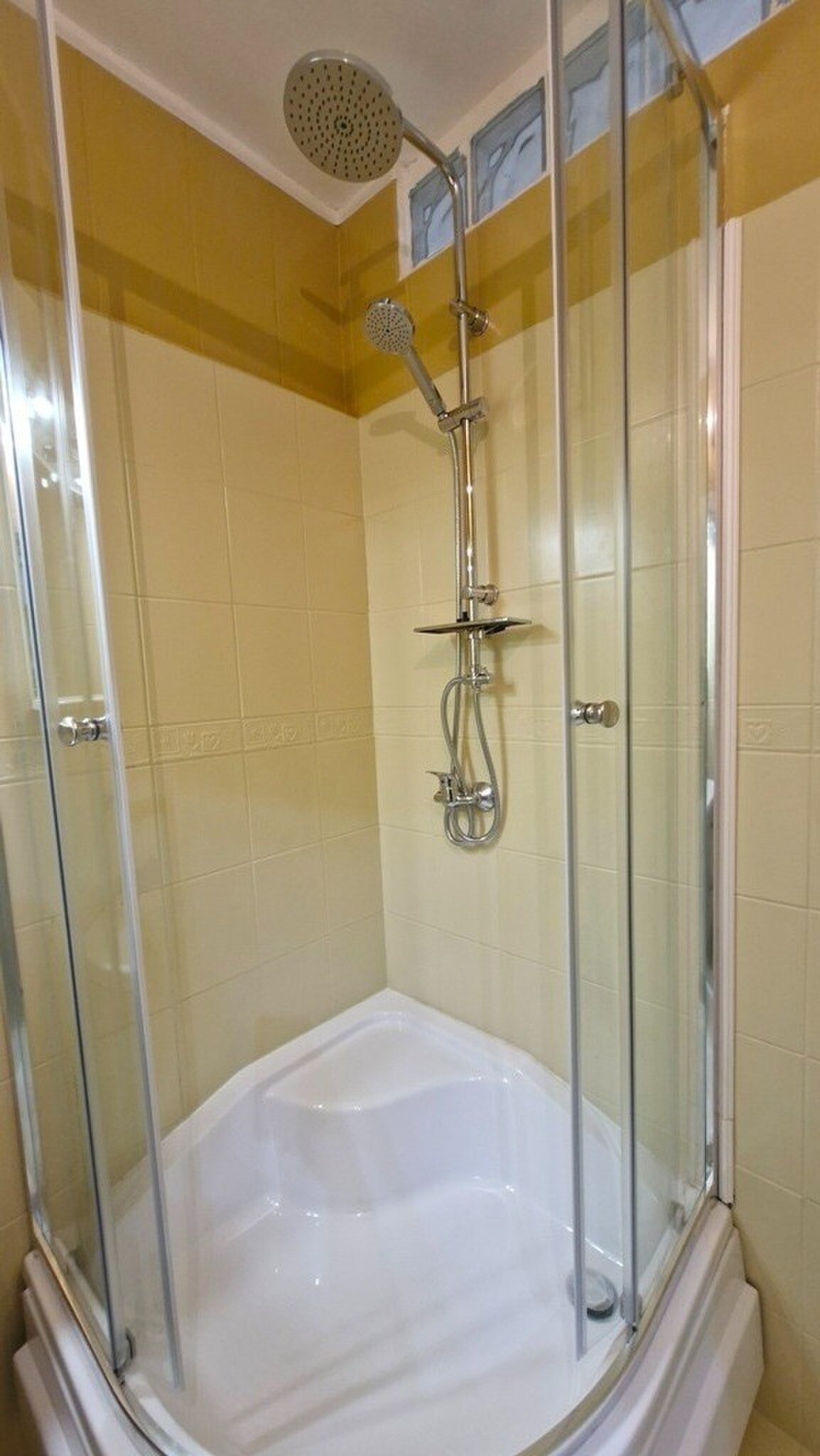Na predaj 3-izbový byt s balkónom po rozsiahlej rekonštrukcií - NMnV — foto 27