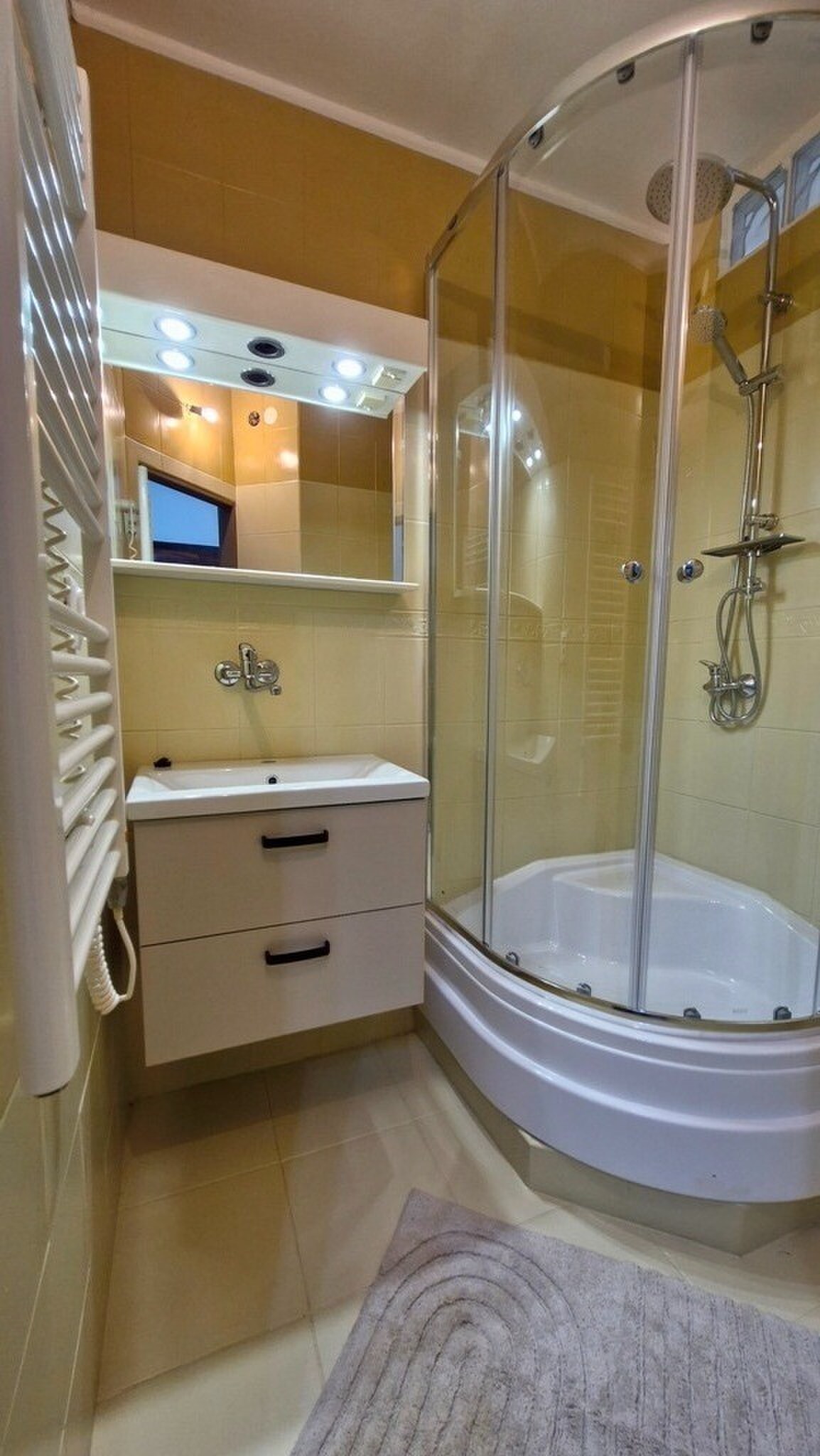 Na predaj 3-izbový byt s balkónom po rozsiahlej rekonštrukcií - NMnV — foto 28