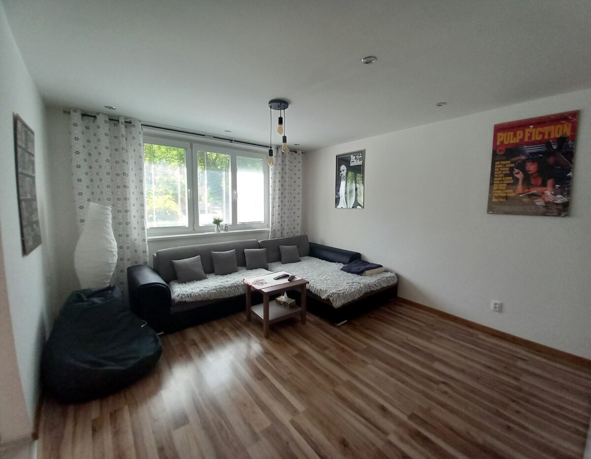 Predaj vkusný, krásny 2-izbový byt + loggia v nádhernom, tichom prostr