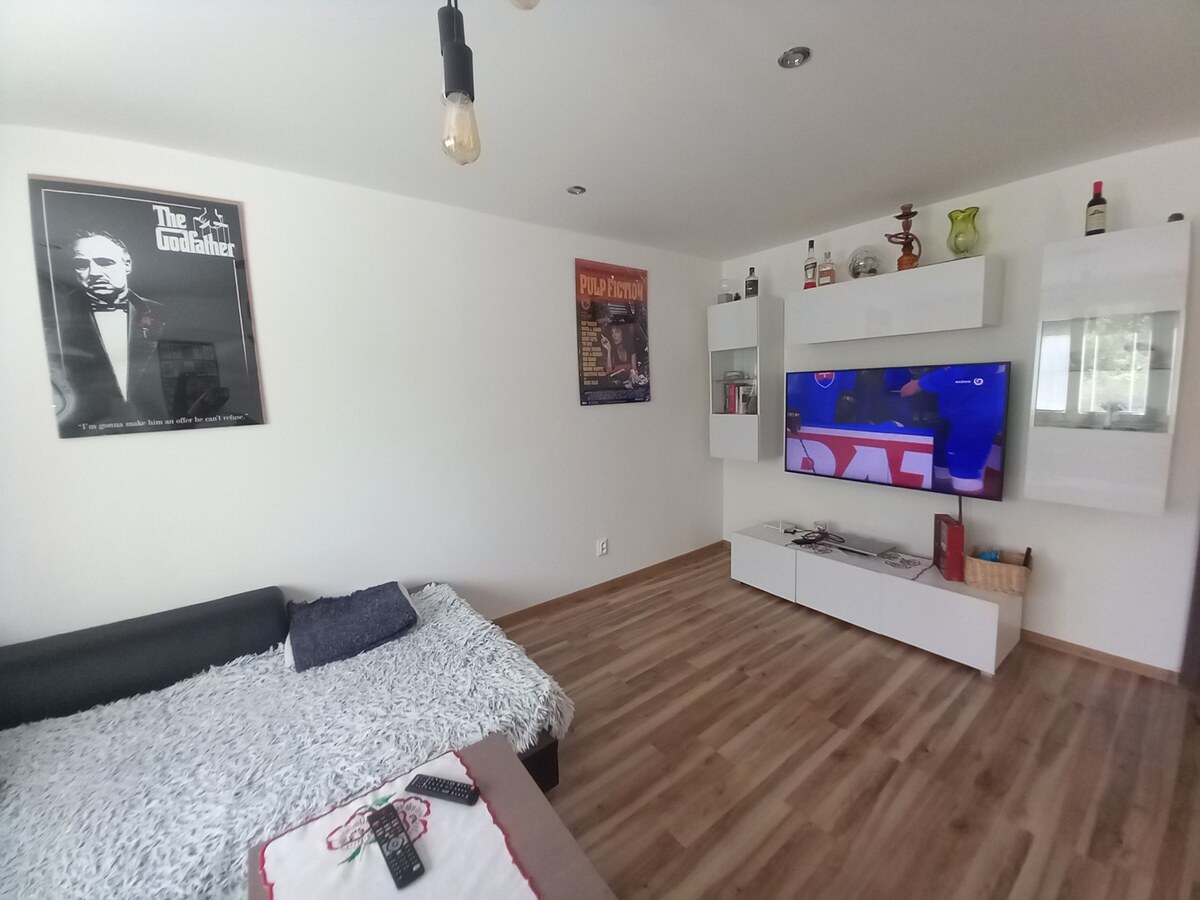 Predaj vkusný, krásny 2-izbový byt + loggia v nádhernom, tichom prostr — foto 2
