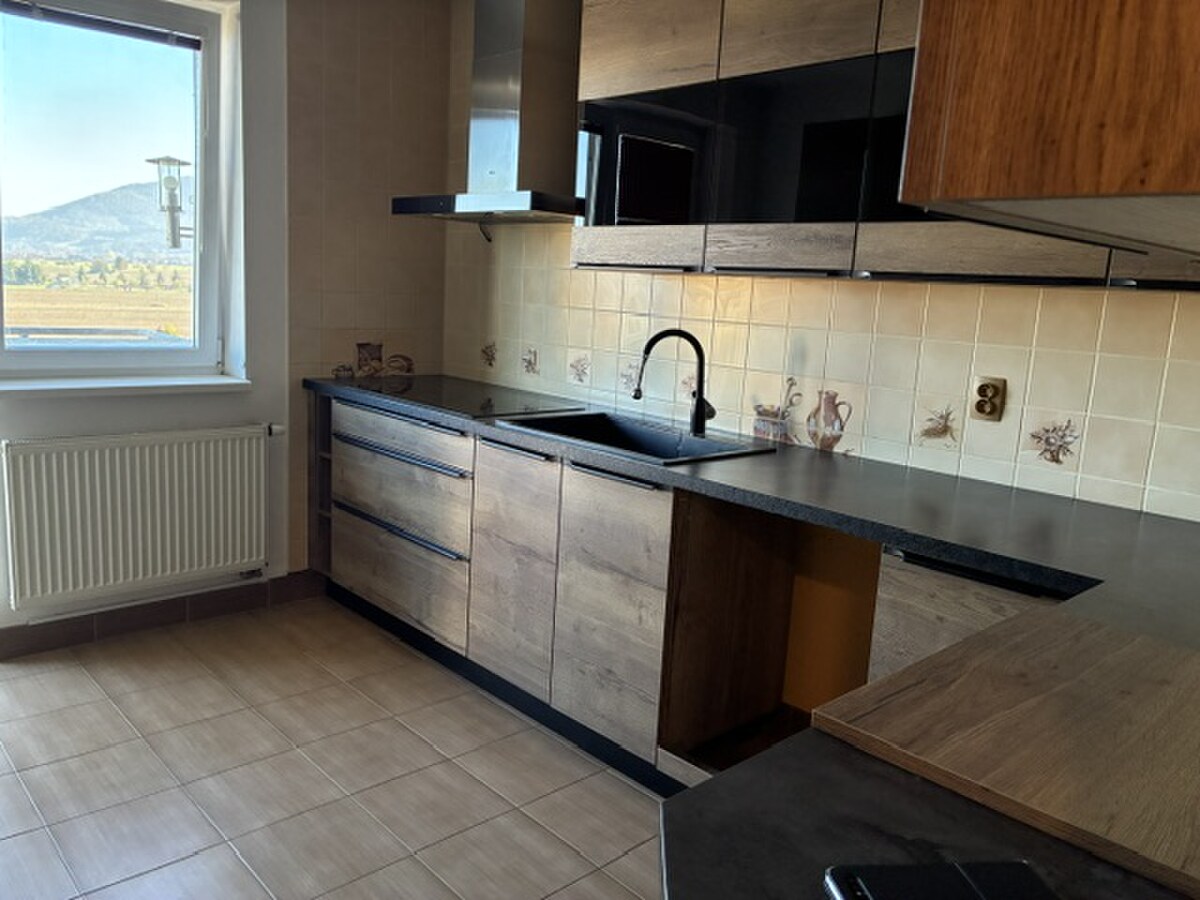 EZKLUZÍVNE* Predám 2 izbový byt Ilava, ul. SNP - 58 m2 — foto 2