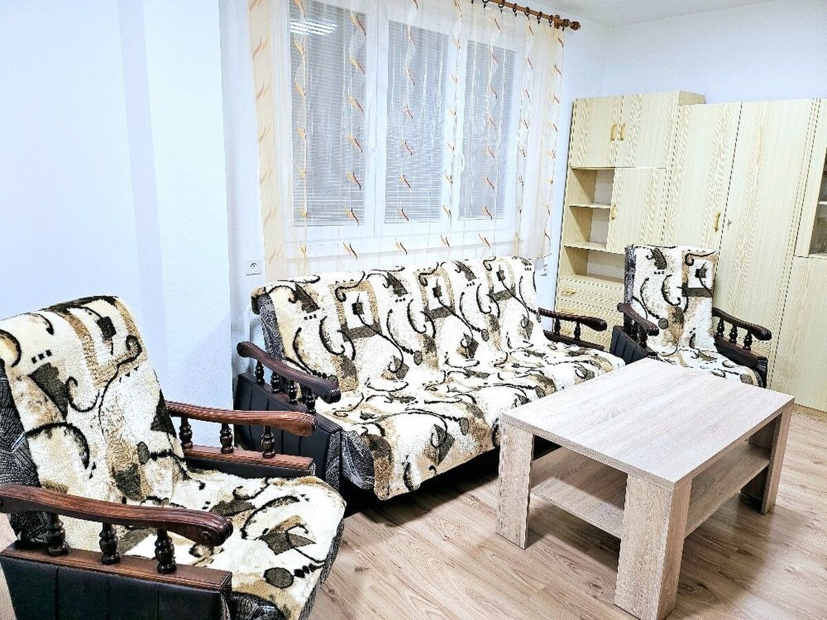 PRENÁJOM 3 IZBOVÝ BYT / CENTRUM / LOGGIA / PIVNICA / ZARIADENÝ — foto 2