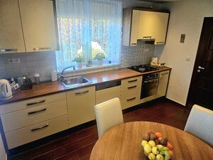 RODINNÝ DOM - PODLUŽANY - 4 IZBOVÝ -148 M2 NA POZEMKU 1049 M2 — foto 4