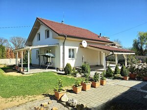 RODINNÝ DOM - PODLUŽANY - 4 IZBOVÝ -148 M2 NA POZEMKU 1049 M2 — foto 9