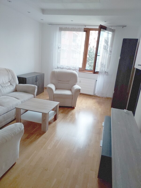 PRENÁJOM   |   ZARIADENÝ 3 IZBOVÝ BYT S LOGGIOU 68 M2, TRNAVA, Tehelná