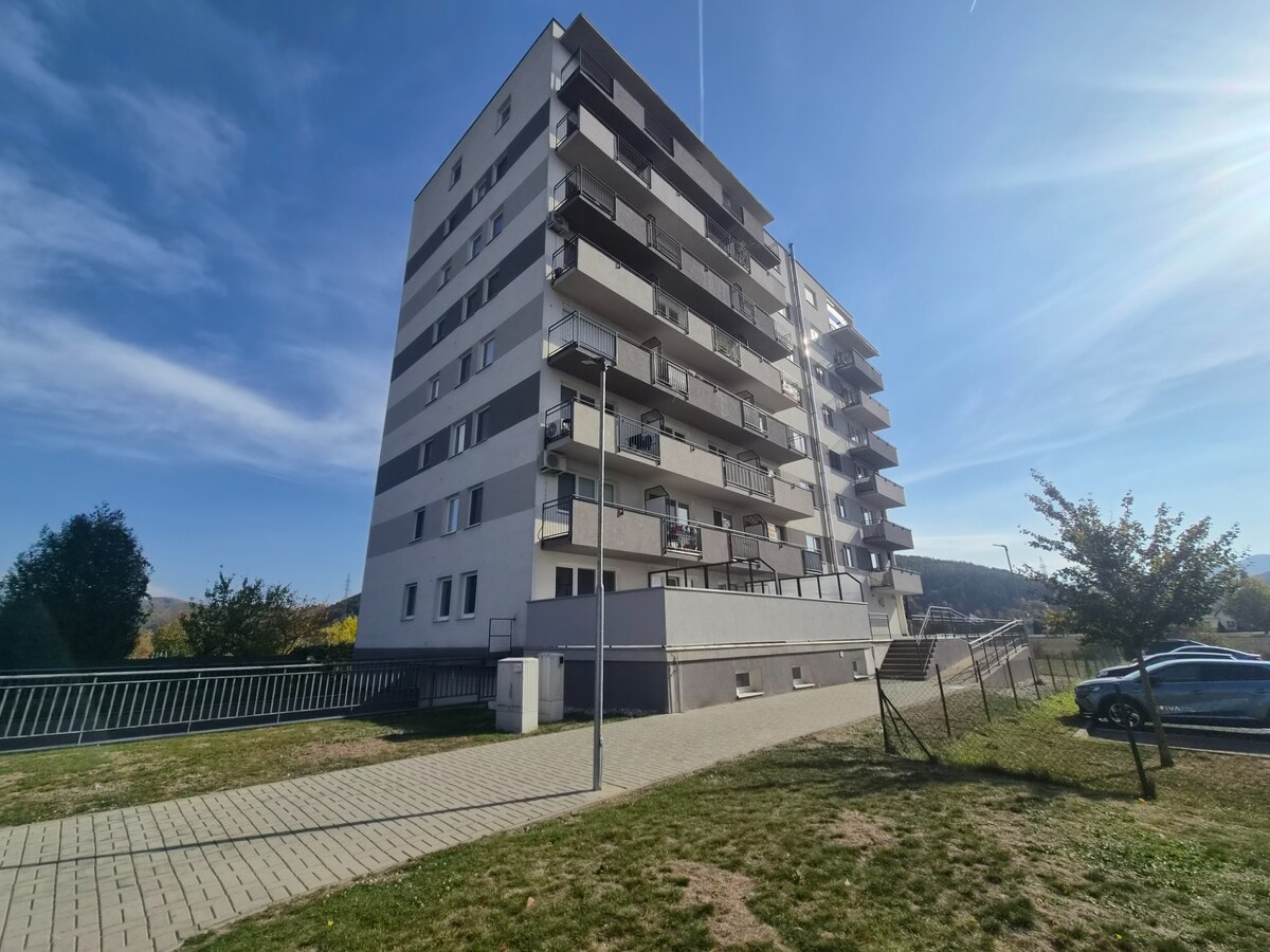 2 izbový byt Trenčín 52m2 + parkovacie miesto — foto 2