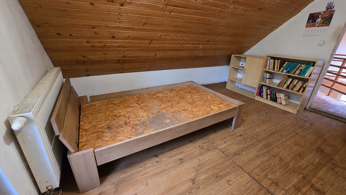 JEDINEČNÁ NEHNUTEĽNOSŤ POD HRADOM TEMATÍN – RODINNÝ DOM + 13046m2 — foto 21