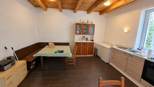 JEDINEČNÁ NEHNUTEĽNOSŤ POD HRADOM TEMATÍN – RODINNÝ DOM + 13046m2 — foto 32